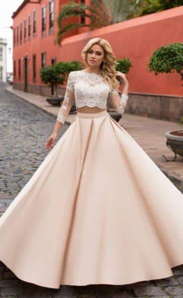 Crop Top with maxi skirt outfit