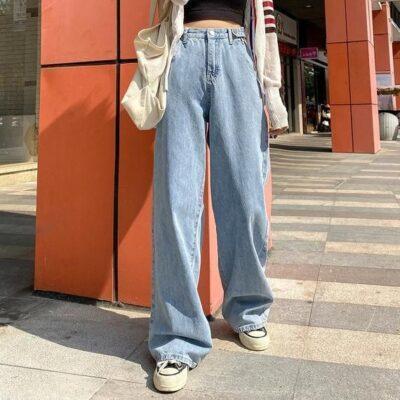 What Are Baggy Jeans and How to Style Oversized Jeans?