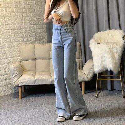 What Are Baggy Jeans and How to Style Oversized Jeans?