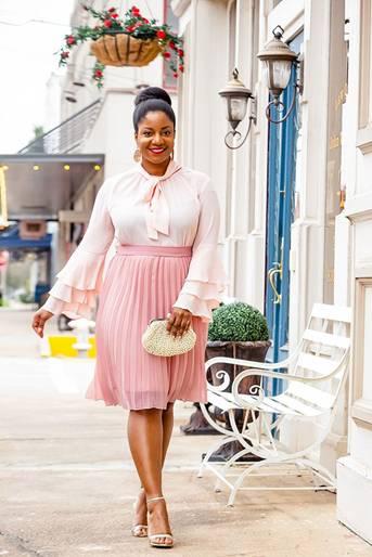 What tops go with pleated skirts for plus-size women