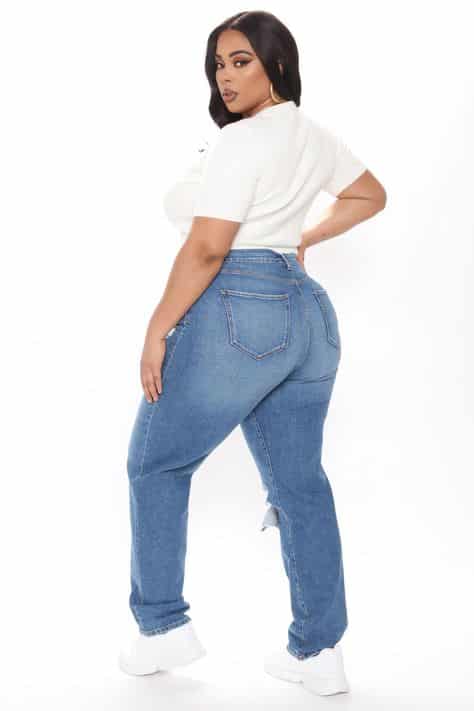 how to wear mom jeans plus size