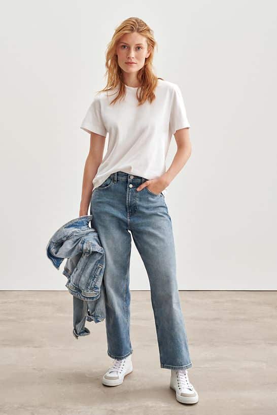 What are Women's Relaxed Jeans