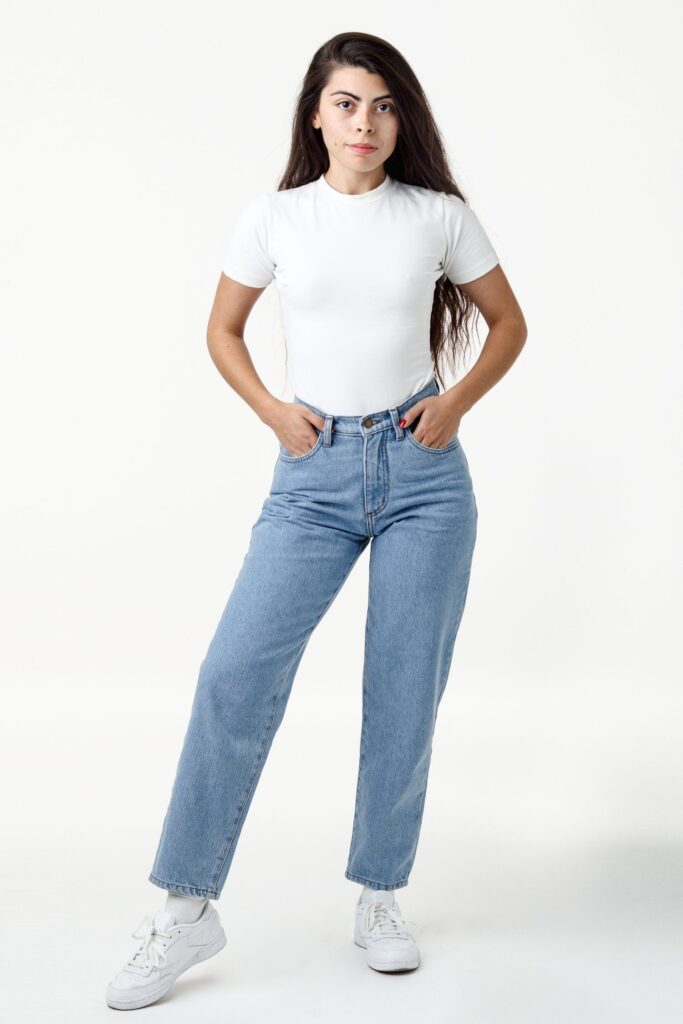How to wear relaxed jeans for each body shape